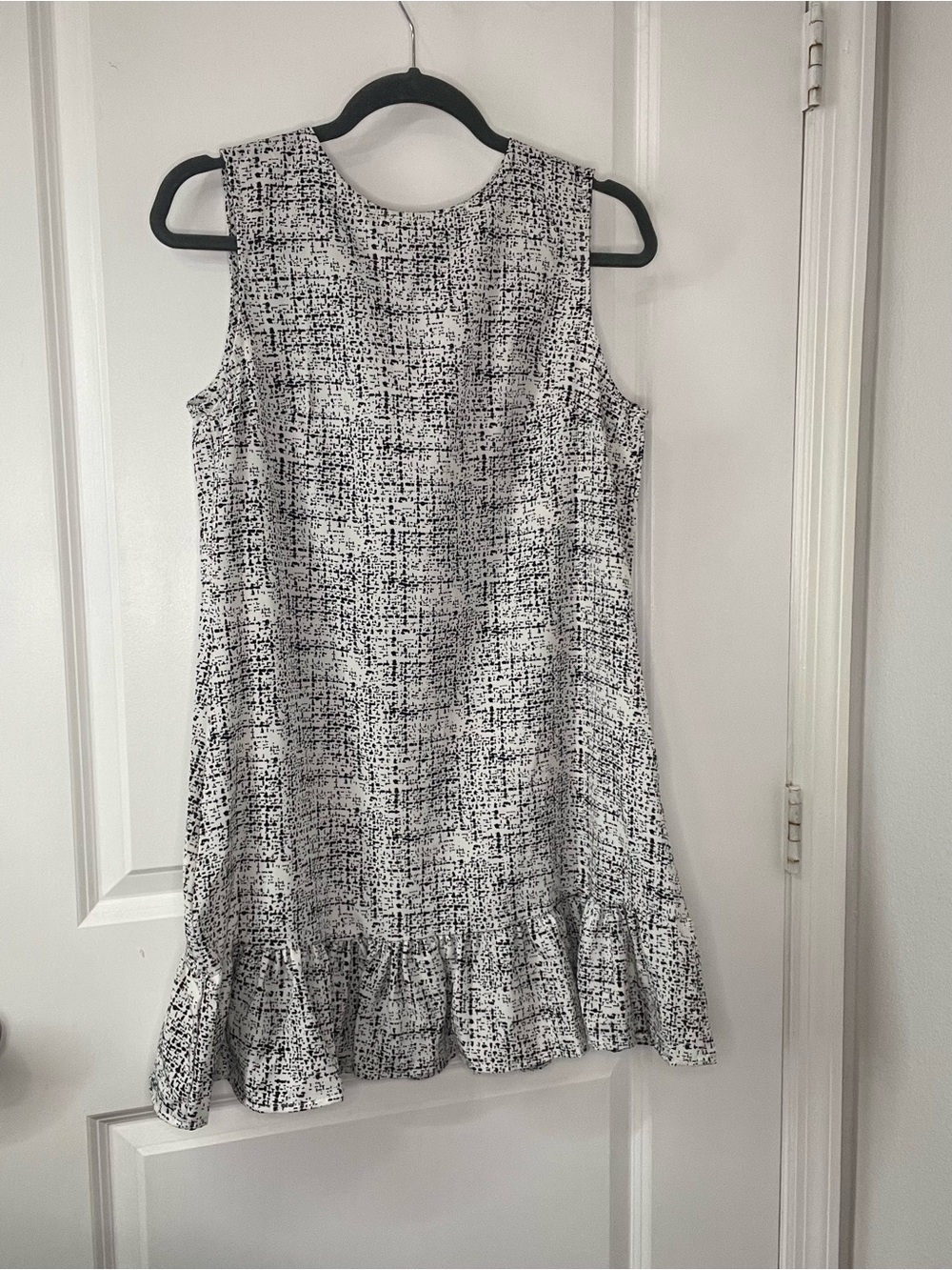 SHEIN Black & White Abstract Print Sleeveless Ruffle Hem Dress Size M
